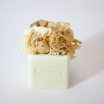 Lade das Bild in den Galerie-Viewer, Custom Floral Soap
