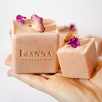 Charger l&#39;image dans la galerie, Rose Geranium Green Tea Soap
