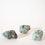 Carica l&#39;immagine nel visualizzatore di Gallery, Emerald Crystal Bath Bomb w/ Organic Coconut Oil
