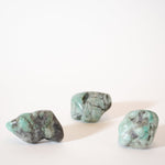 Load image into Gallery viewer, Emerald Crystal Bath Bomb w/ Organic Coconut Oil
